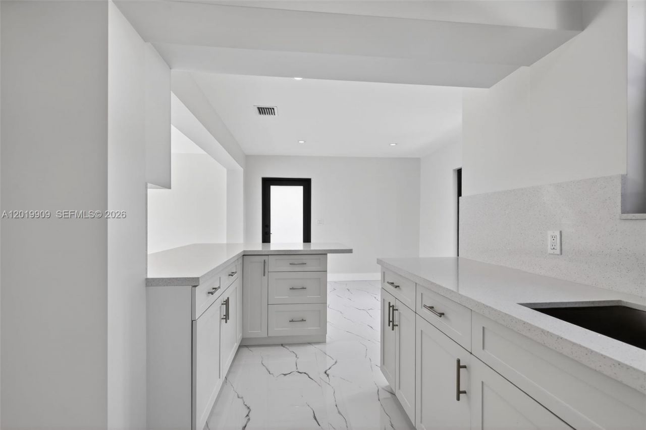 53 NW 68th St , Miami, FL 33150 Photo