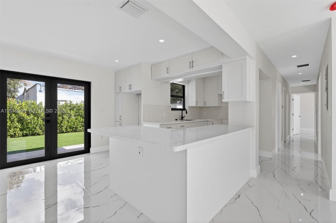 53 NW 68th St , Miami, FL 33150 Photo