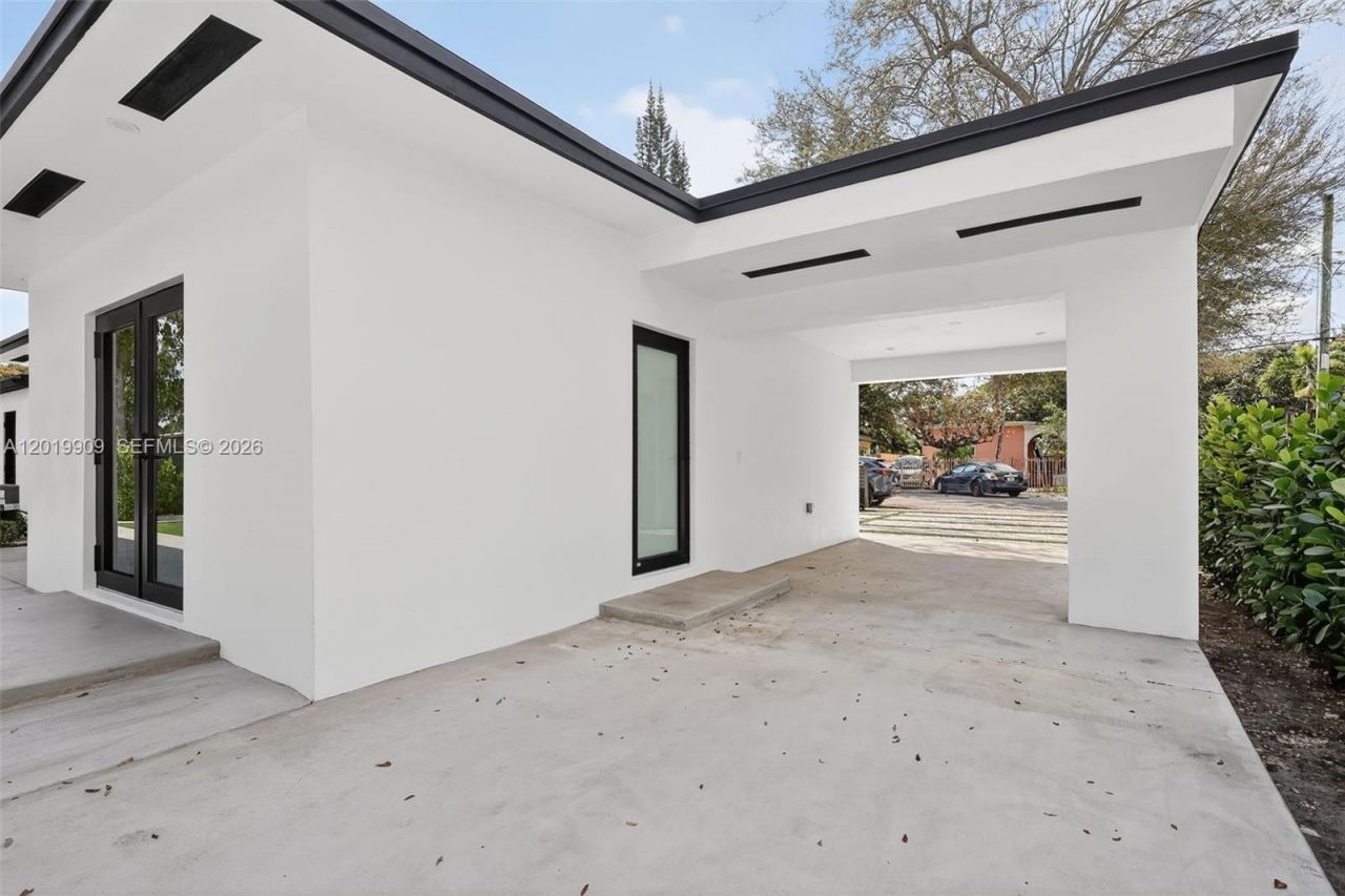 53 NW 68th St , Miami, FL 33150 Photo