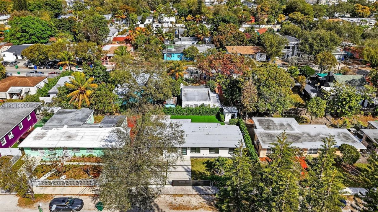 53 NW 68th St , Miami, FL 33150 Photo