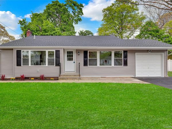 15 Glenwood Lane , Huntington, NY 11743
