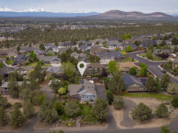3687 SW 35th Street, Redmond, OR 97756