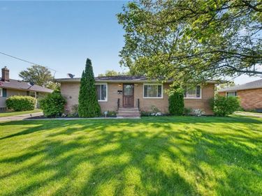 6649 Maplehurst Road, North Olmsted, OH 44070