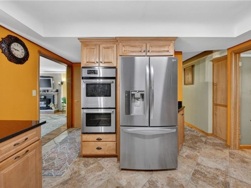 6649 Maplehurst Road, North Olmsted, OH 44070 Photo 11