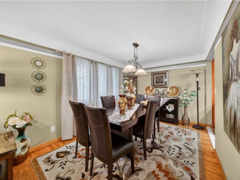 6649 Maplehurst Road, North Olmsted, OH 44070 Photo 2