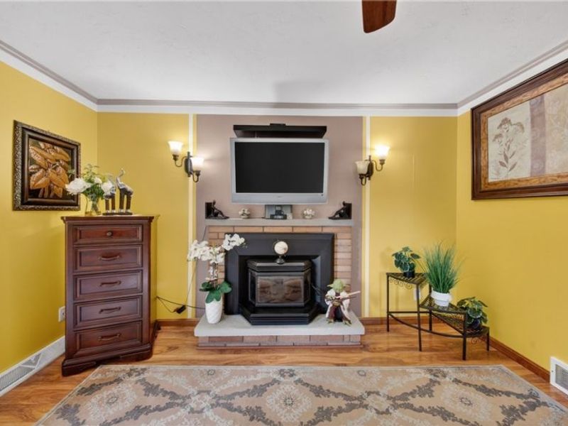 6649 Maplehurst Road, North Olmsted, OH 44070 Photo 24