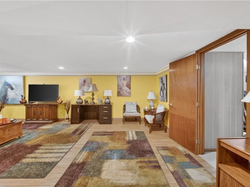6649 Maplehurst Road, North Olmsted, OH 44070 Photo 26