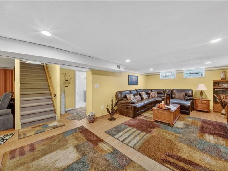 6649 Maplehurst Road, North Olmsted, OH 44070 Photo 27