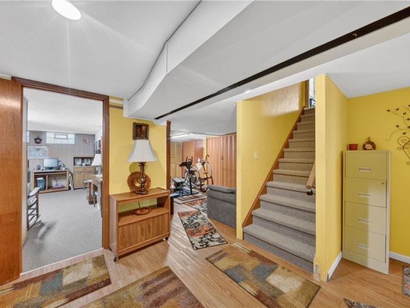 6649 Maplehurst Road, North Olmsted, OH 44070 Photo 29