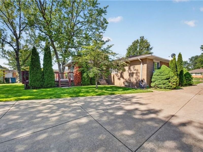 6649 Maplehurst Road, North Olmsted, OH 44070 Photo 45