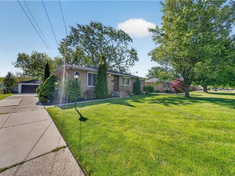 6649 Maplehurst Road, North Olmsted, OH 44070 Photo 46