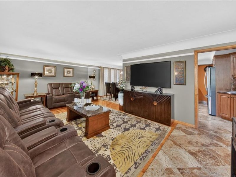 6649 Maplehurst Road, North Olmsted, OH 44070 Photo 5