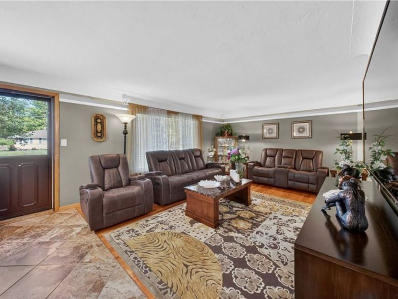 6649 Maplehurst Road, North Olmsted, OH 44070 Photo 6