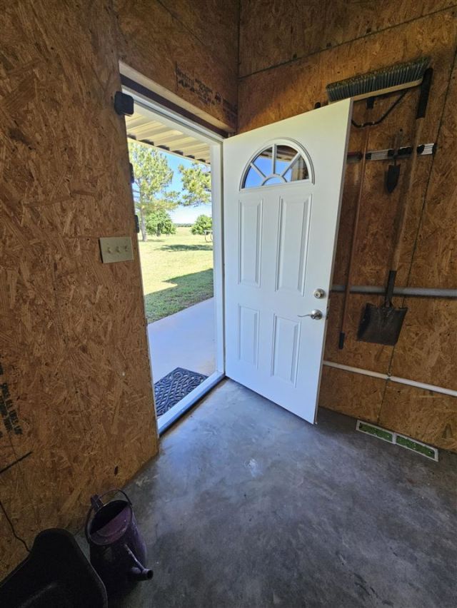 14259 NE Mountain View Rd, Elgin, OK 73538 Main Photo