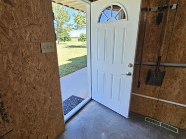 14259 NE Mountain View Rd, Elgin, OK 73538