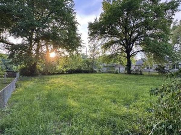 3942A N Jackson Avenue, Kansas City, MO 64117