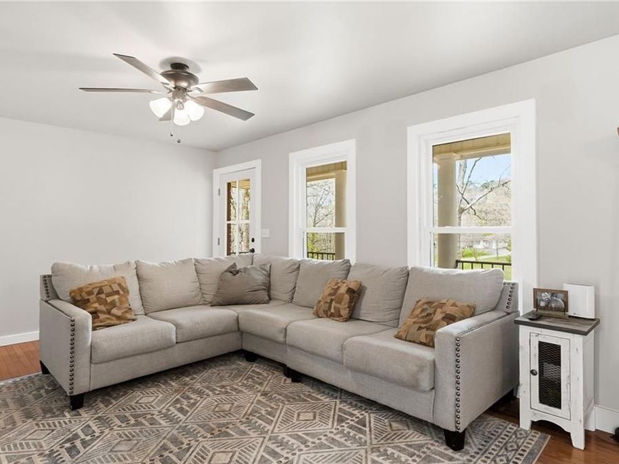 Property Image 6