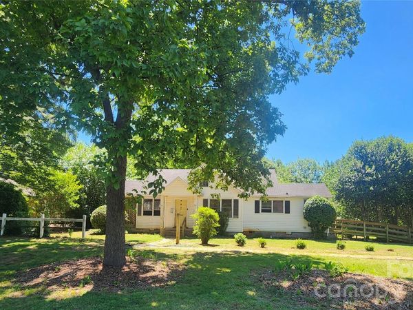 5510 Allen Road E, Charlotte, NC 28269