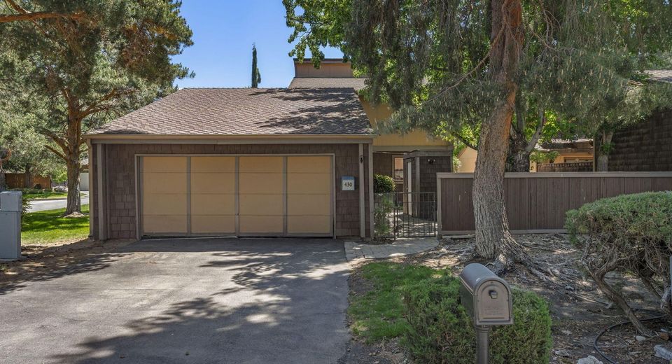 430 W Riverview Circle, Reno, NV 89509 Photo