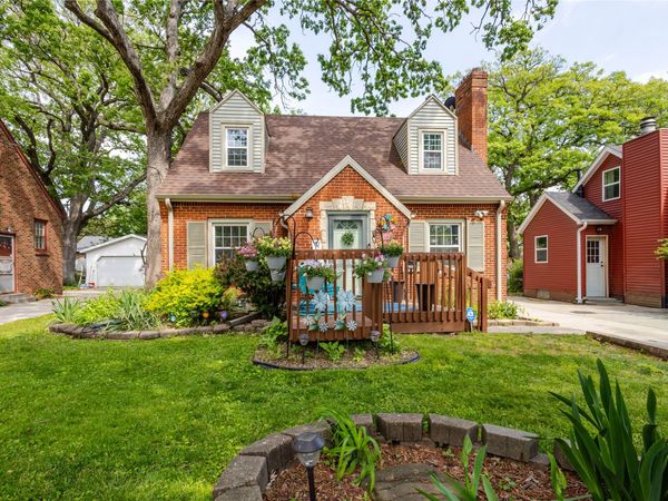 2911 35th Street, Des Moines, IA 50310