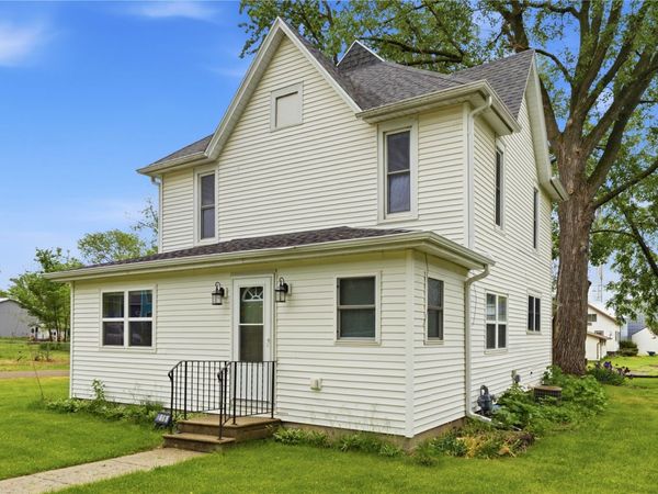216 Lewis Street, Mt Auburn, IA 52313