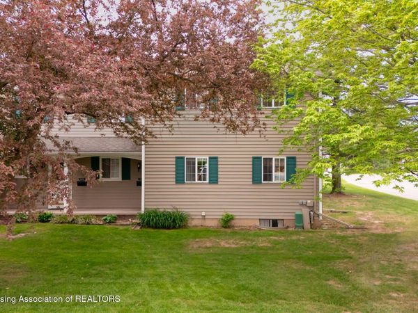 1628 Peppertree Lane, Lansing, MI 48912