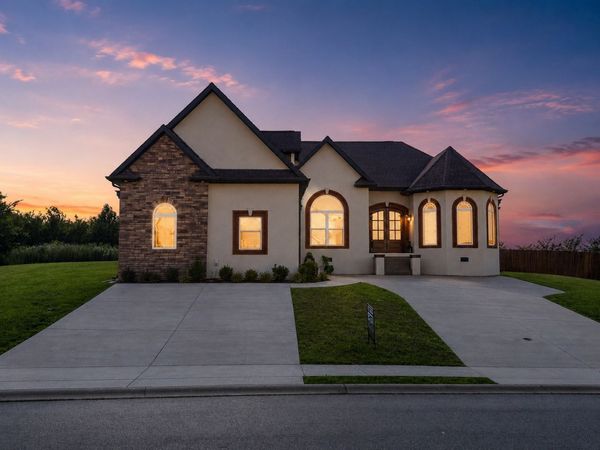 556 Larkspur Dr, Clarksville, TN 37043