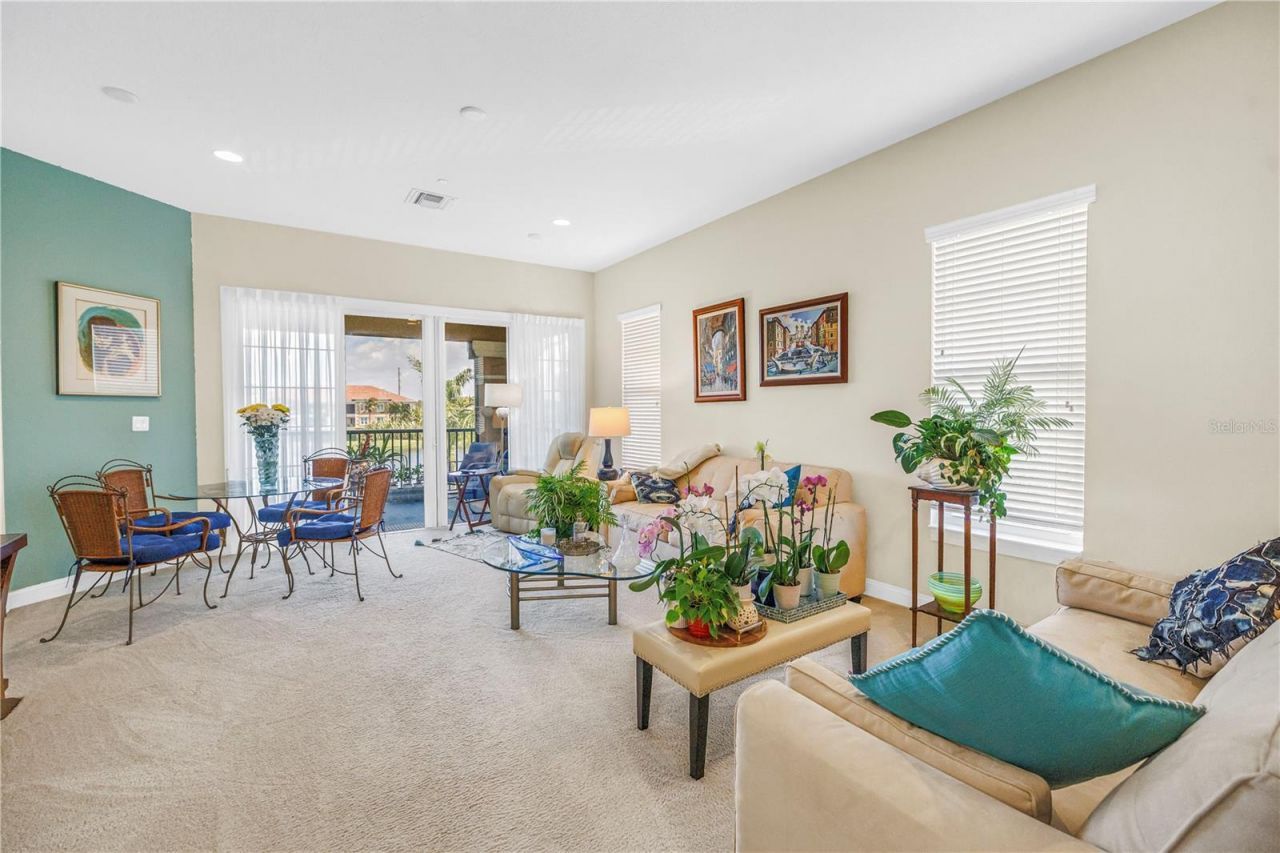 10 Franklin Court S, Unit 63D, Saint Petersburg, FL 33711 Photo