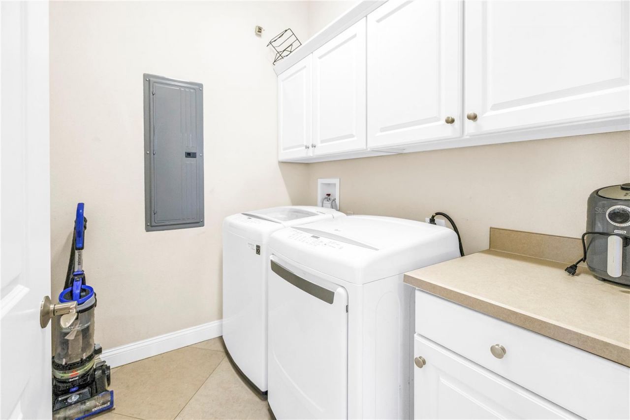 10 Franklin Court S, Unit 63D, Saint Petersburg, FL 33711 Photo