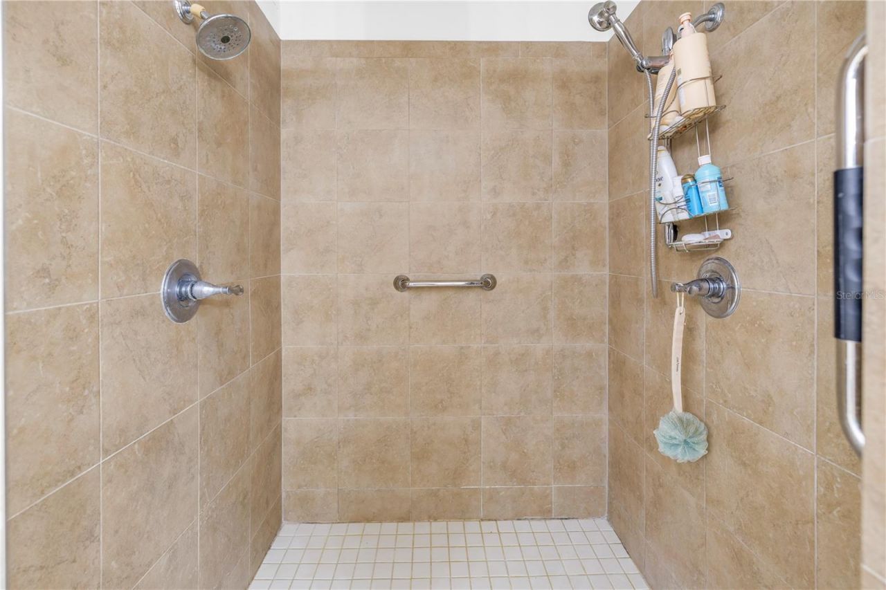 10 Franklin Court S, Unit 63D, Saint Petersburg, FL 33711 Photo