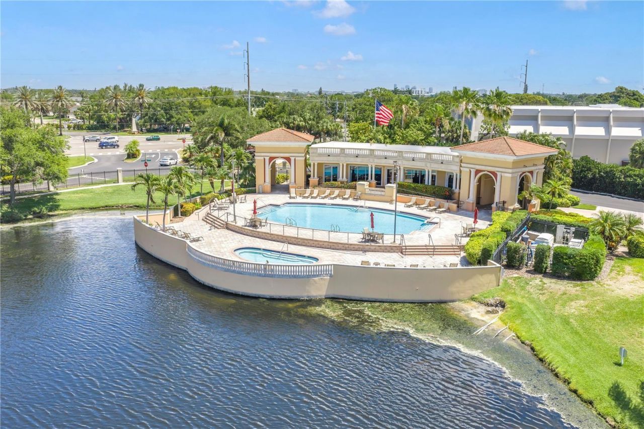10 Franklin Court S, Unit 63D, Saint Petersburg, FL 33711 Photo