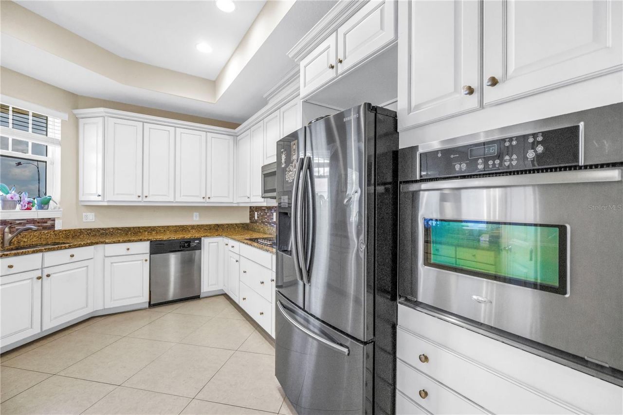 10 Franklin Court S, Unit 63D, Saint Petersburg, FL 33711 Photo