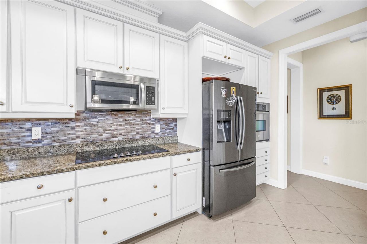10 Franklin Court S, Unit 63D, Saint Petersburg, FL 33711 Photo
