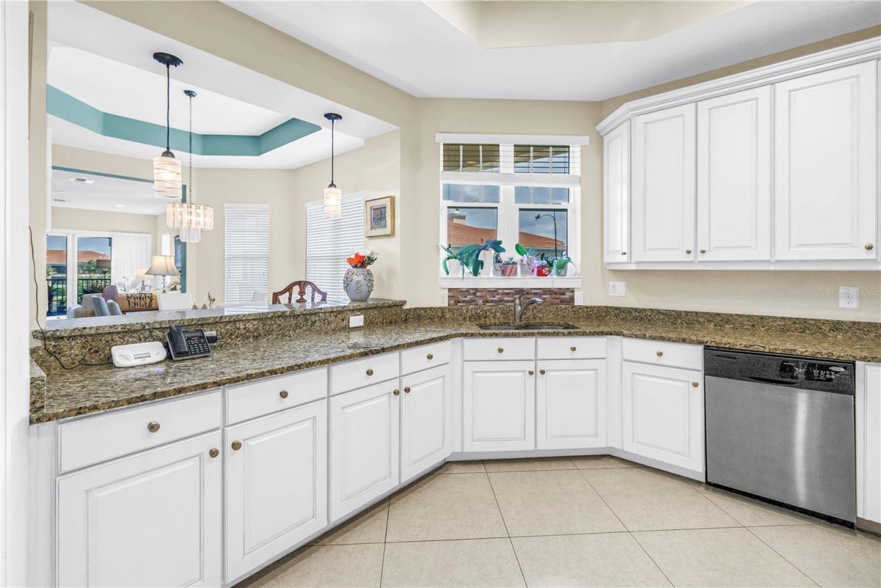 10 Franklin Court S, Unit 63D, Saint Petersburg, FL 33711 Photo