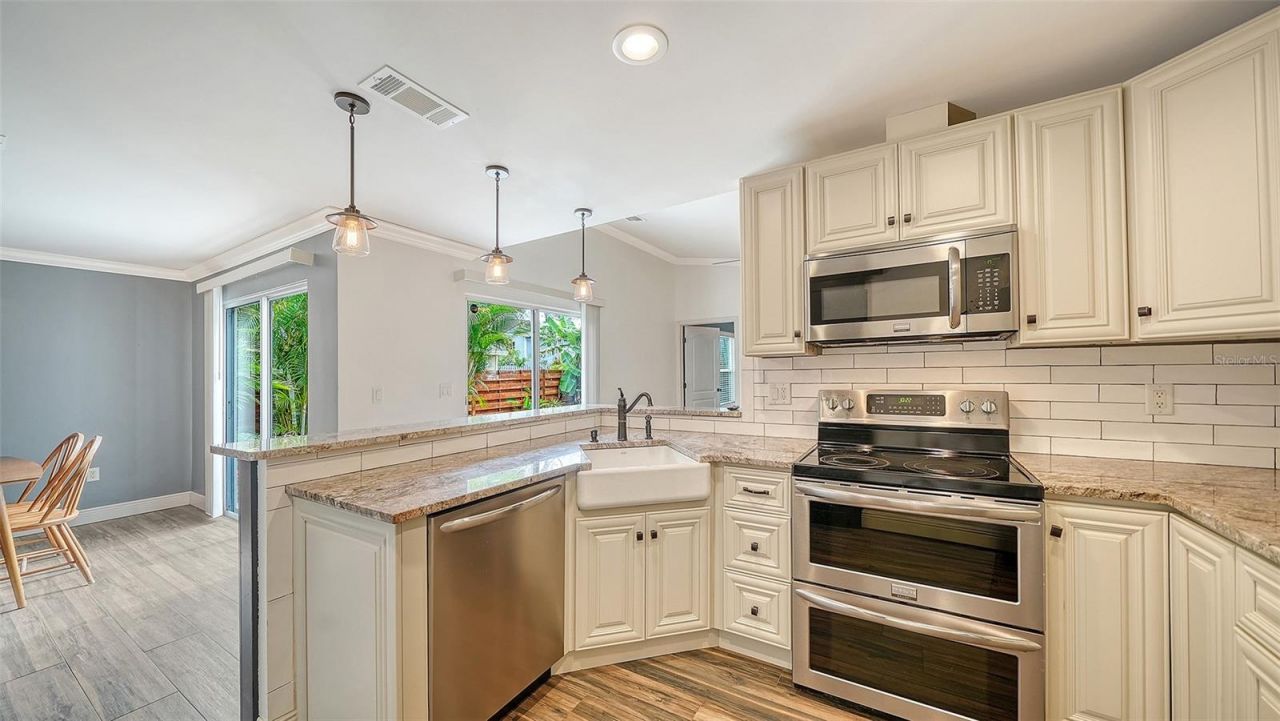 361 Bearded Oaks Circle, Sarasota, FL 34232 Photo