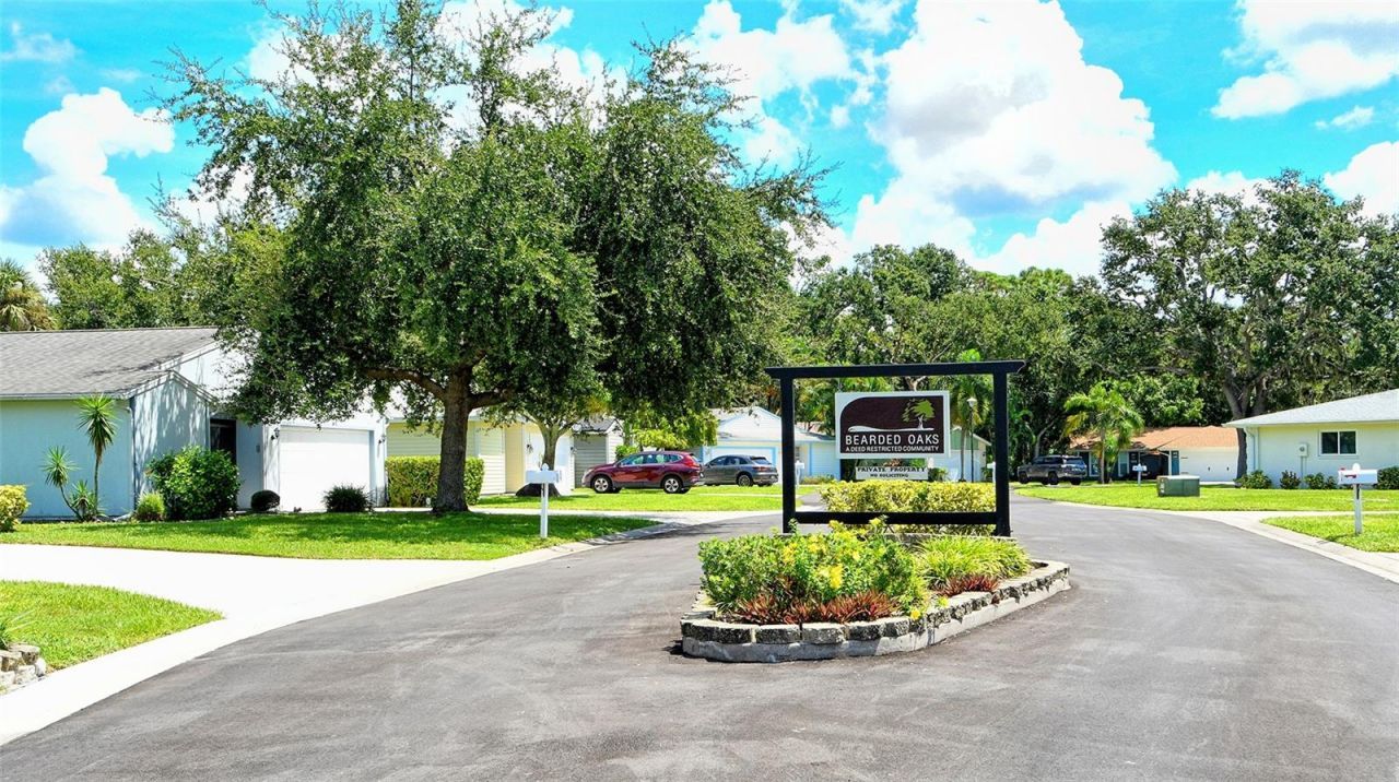 361 Bearded Oaks Circle, Sarasota, FL 34232 Photo