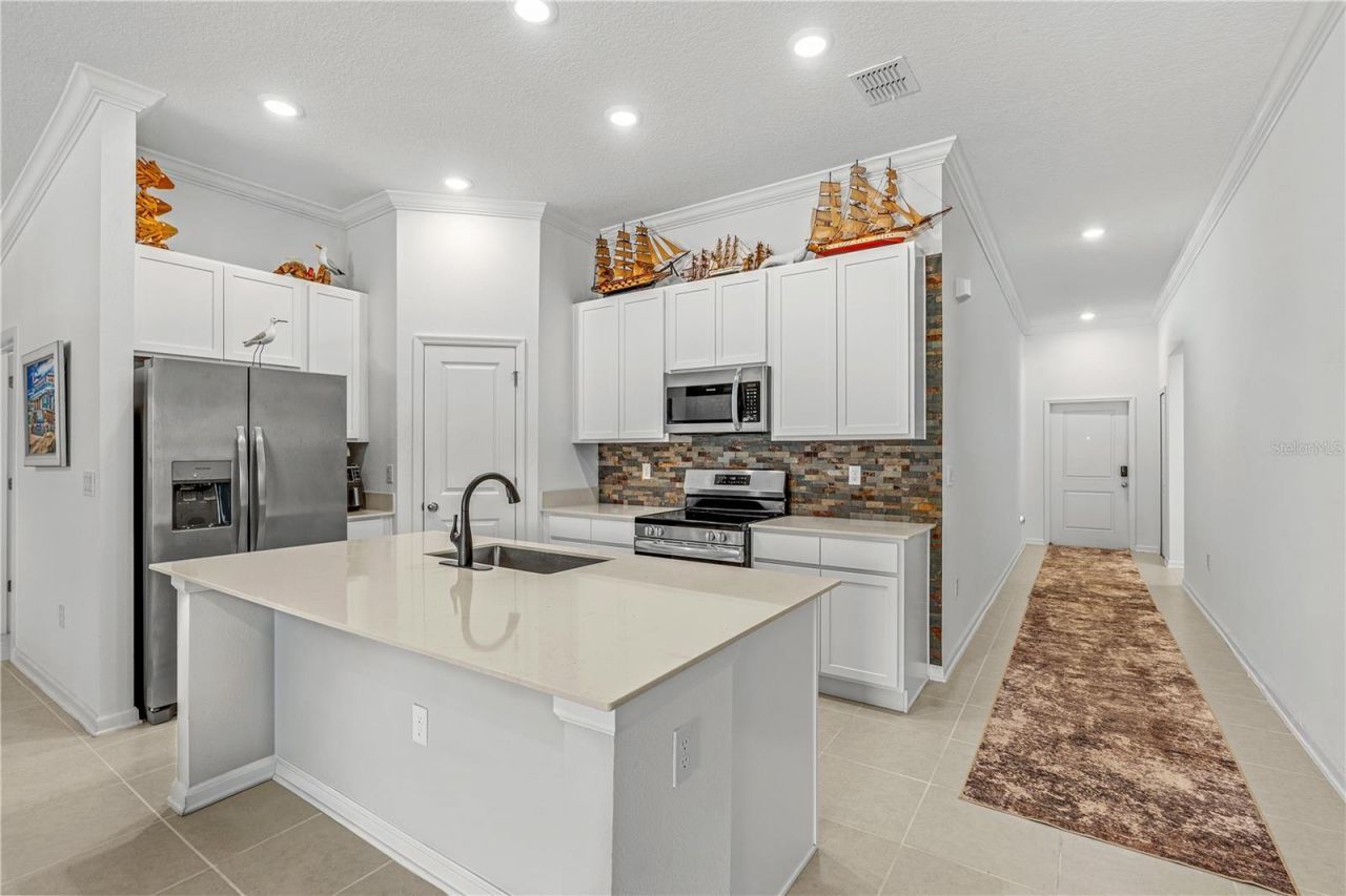 5317 Diamondleaf Drive , Edgewater, FL 32141 Photo