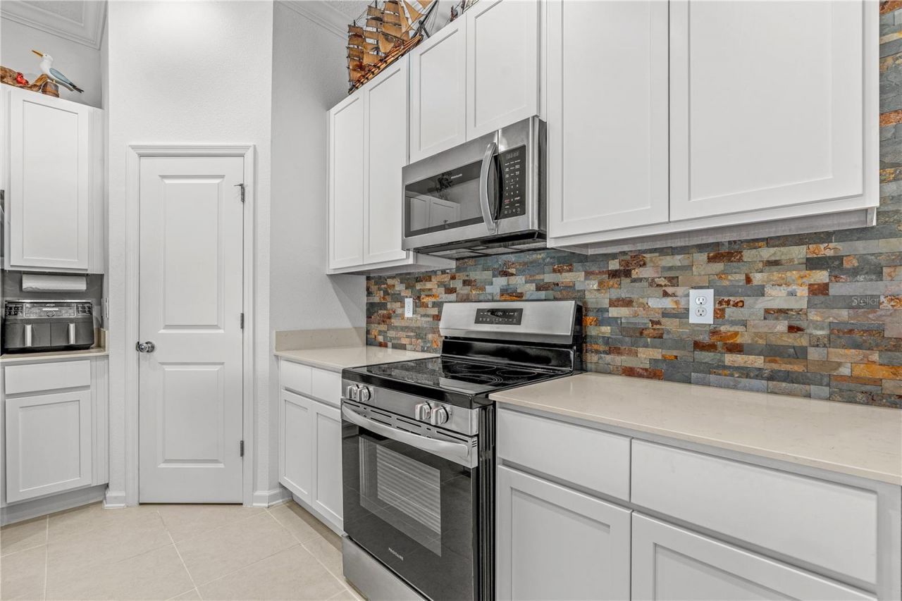 5317 Diamondleaf Drive , Edgewater, FL 32141 Photo