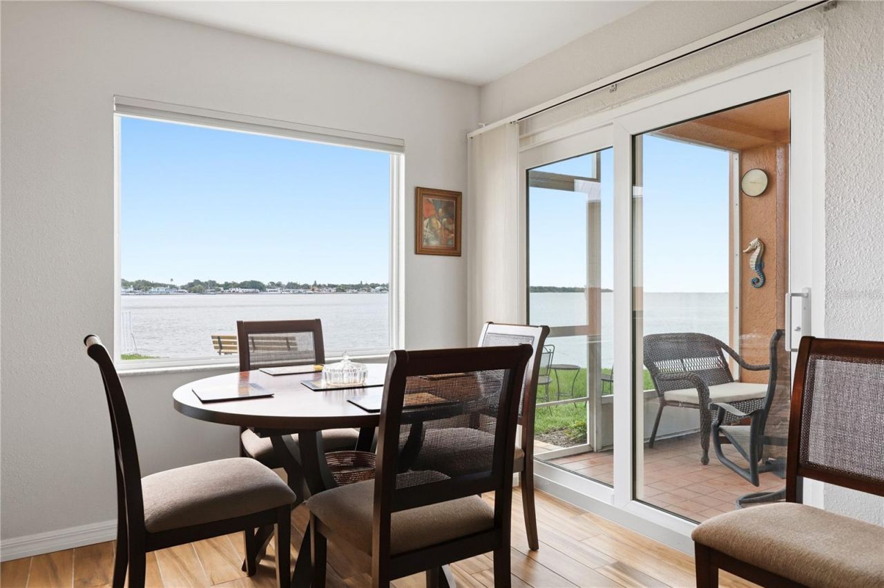 7400 Sunshine Skyway Lane S, Unit 111, Saint Petersburg, FL 33711 Photo