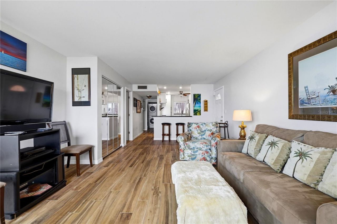 7400 Sunshine Skyway Lane S, Unit 111, Saint Petersburg, FL 33711 Photo