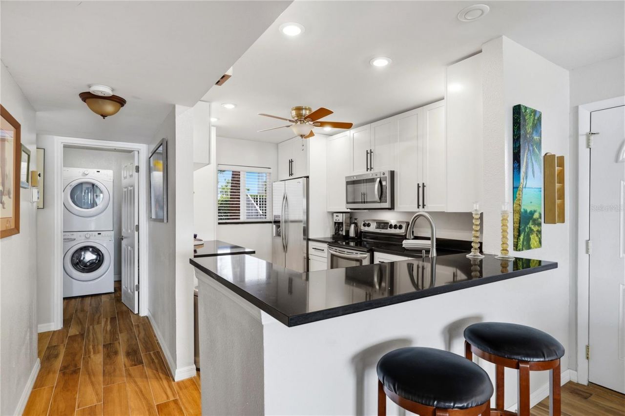 7400 Sunshine Skyway Lane S, Unit 111, Saint Petersburg, FL 33711 Photo