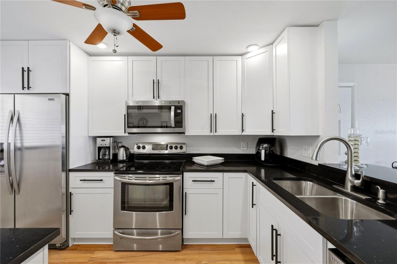 7400 Sunshine Skyway Lane S, Unit 111, Saint Petersburg, FL 33711 Photo