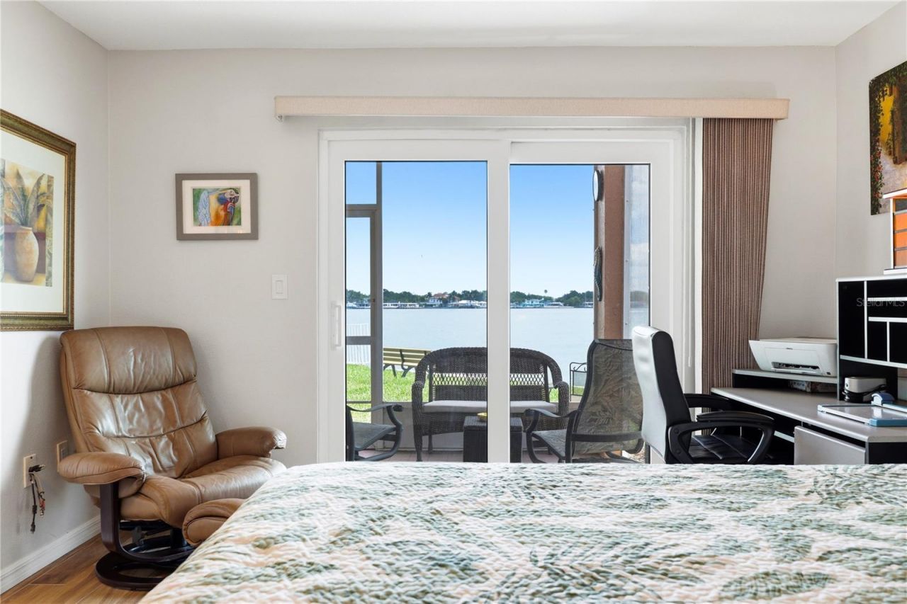 7400 Sunshine Skyway Lane S, Unit 111, Saint Petersburg, FL 33711 Photo