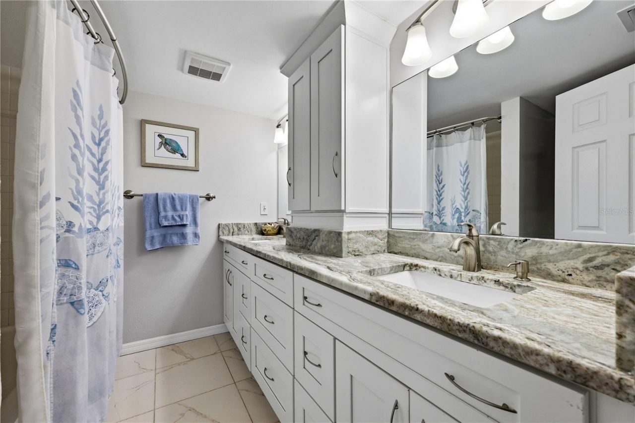 7400 Sunshine Skyway Lane S, Unit 111, Saint Petersburg, FL 33711 Photo