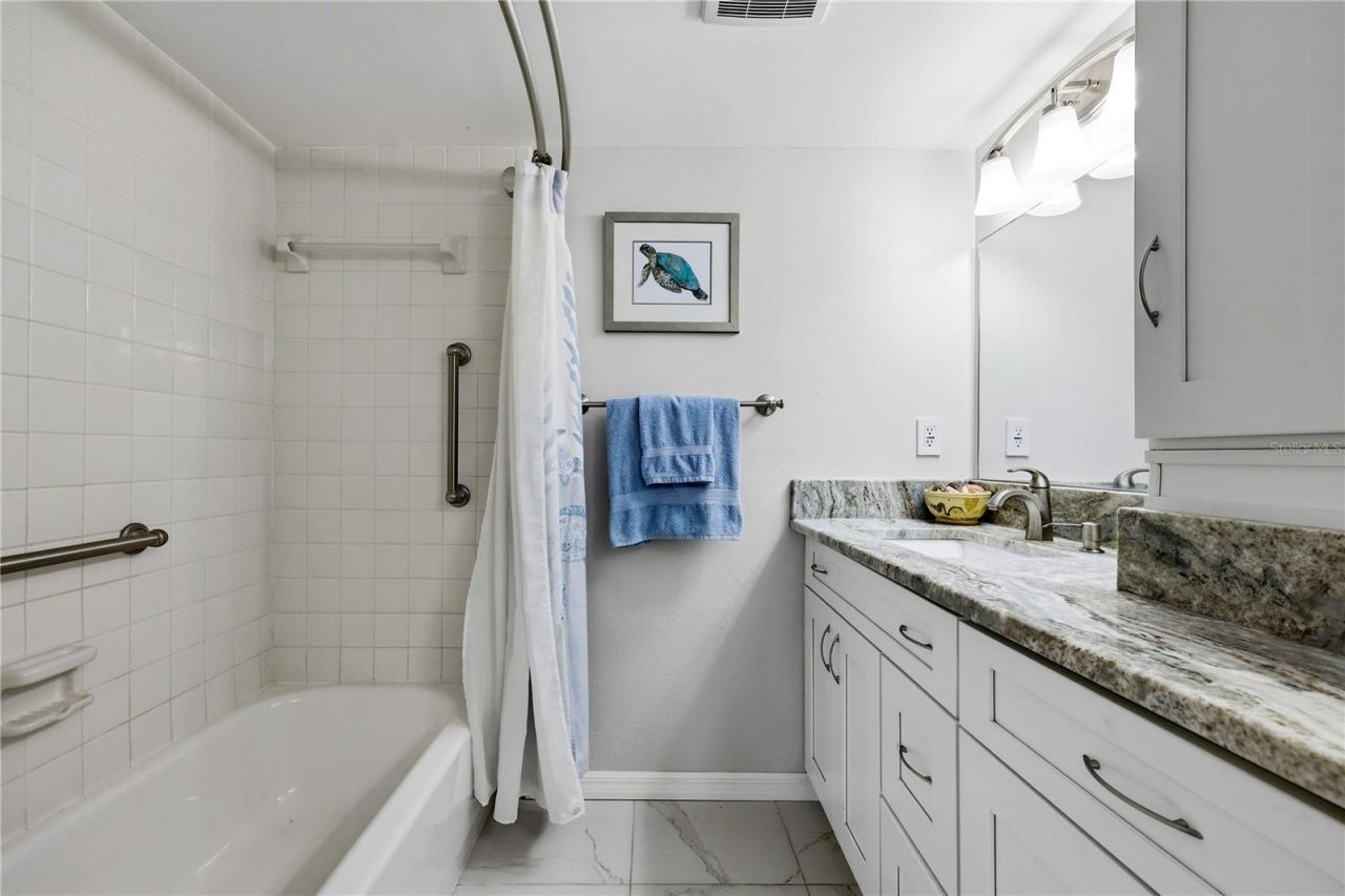 7400 Sunshine Skyway Lane S, Unit 111, Saint Petersburg, FL 33711 Photo