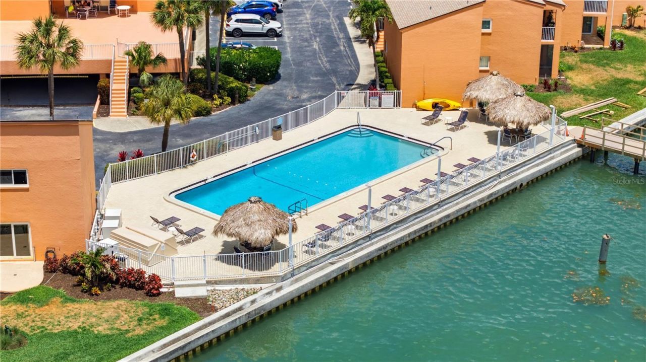 7400 Sunshine Skyway Lane S, Unit 111, Saint Petersburg, FL 33711 Photo