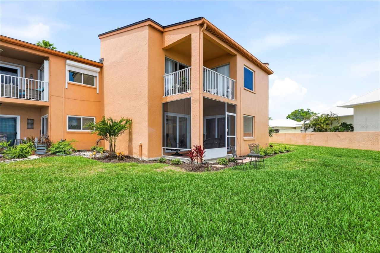7400 Sunshine Skyway Lane S, Unit 111, Saint Petersburg, FL 33711 Photo