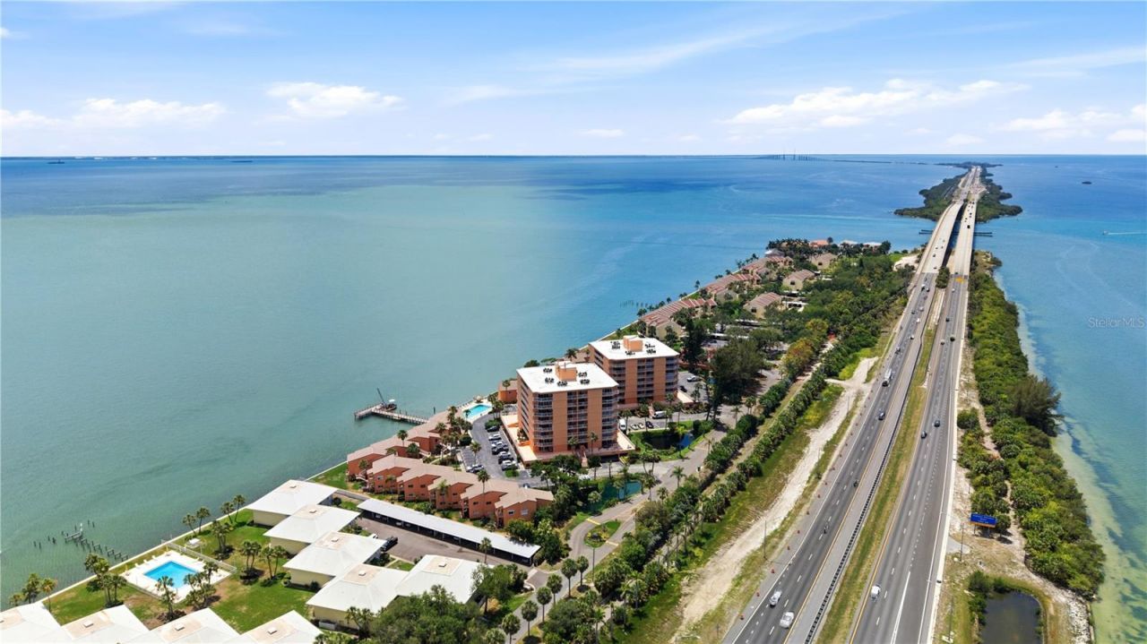 7400 Sunshine Skyway Lane S, Unit 111, Saint Petersburg, FL 33711 Photo