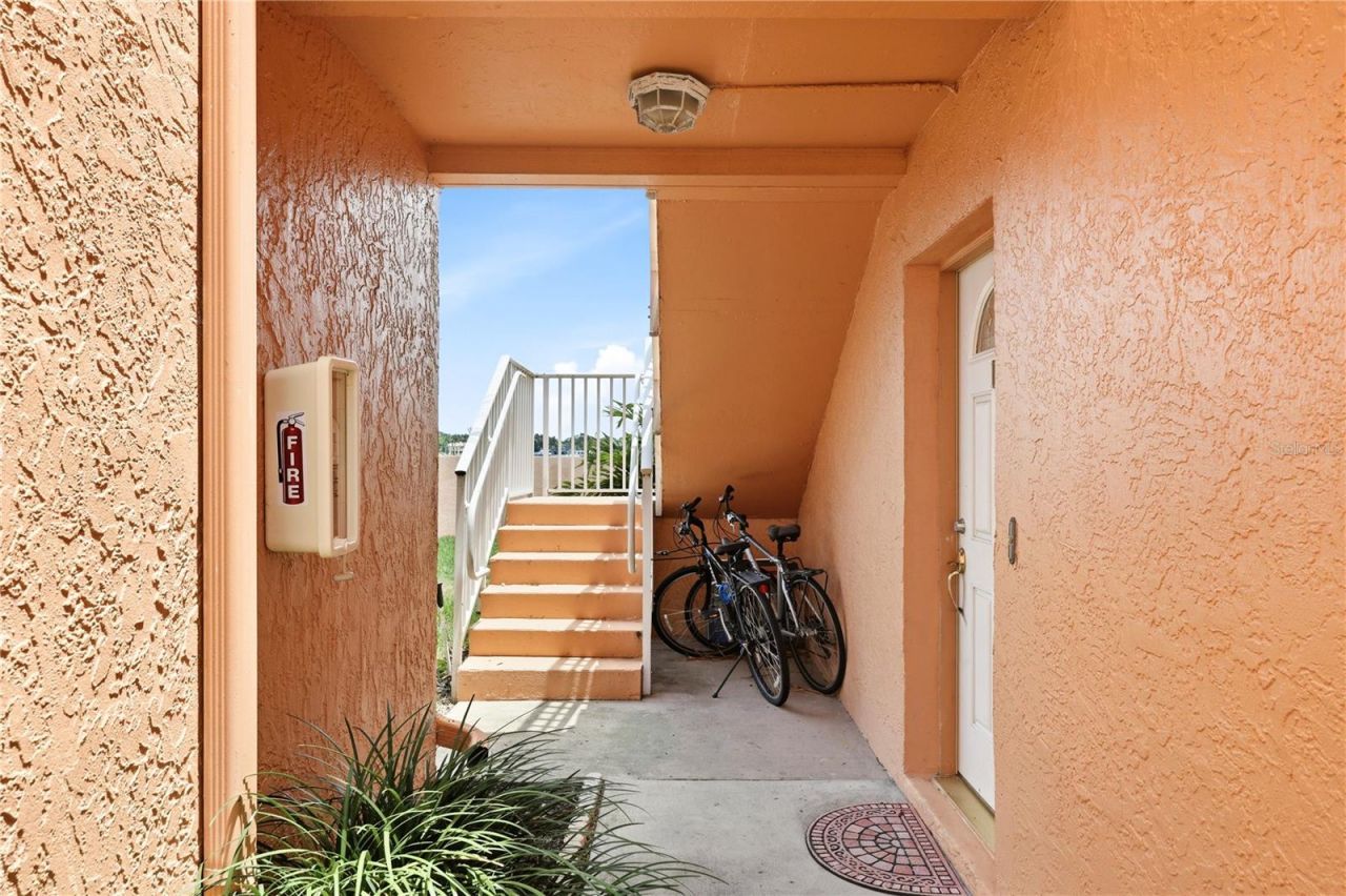 7400 Sunshine Skyway Lane S, Unit 111, Saint Petersburg, FL 33711 Photo