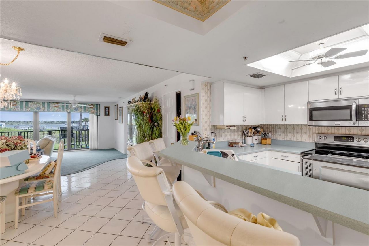 2700 N Peninsula Avenue, Unit 211, New Smyrna Beach, FL 32169 Photo